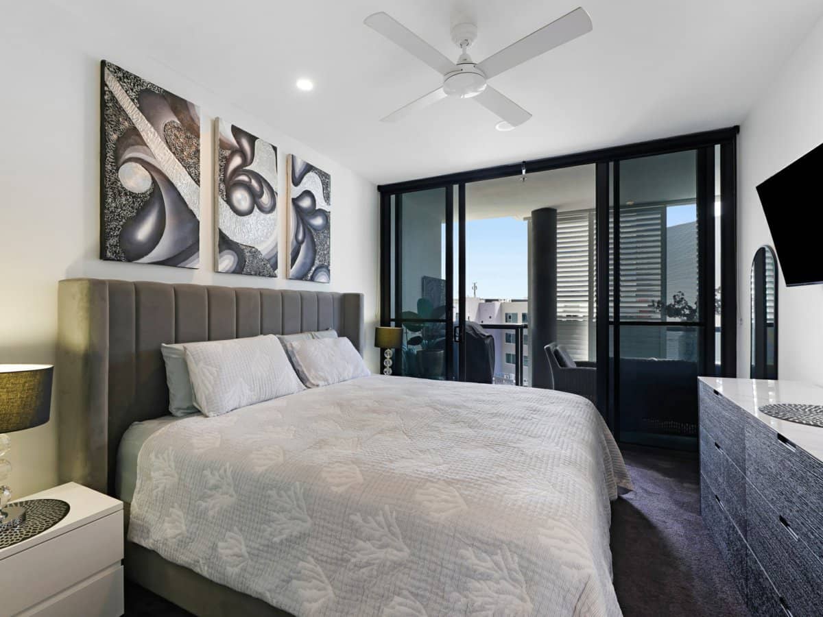 1 Waterfront Place, ROBINA - Thumbnail 11