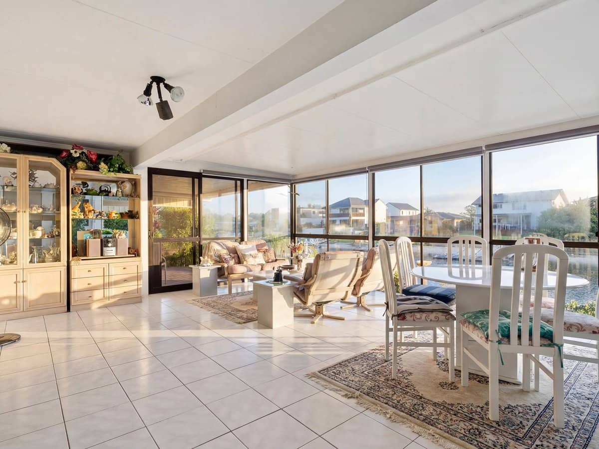 21 Coobowie Street, BROADBEACH WATERS - Thumbnail 8