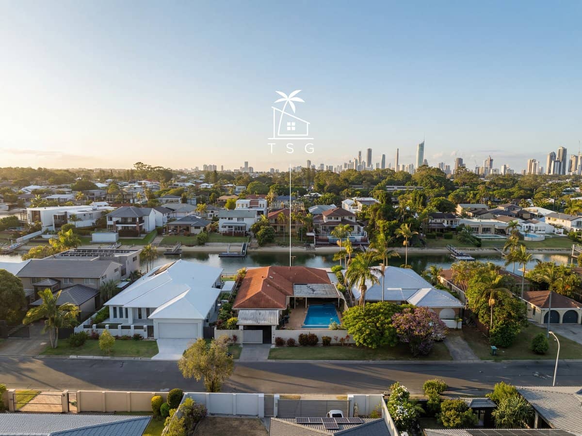 21 Coobowie Street, BROADBEACH WATERS - Thumbnail 13