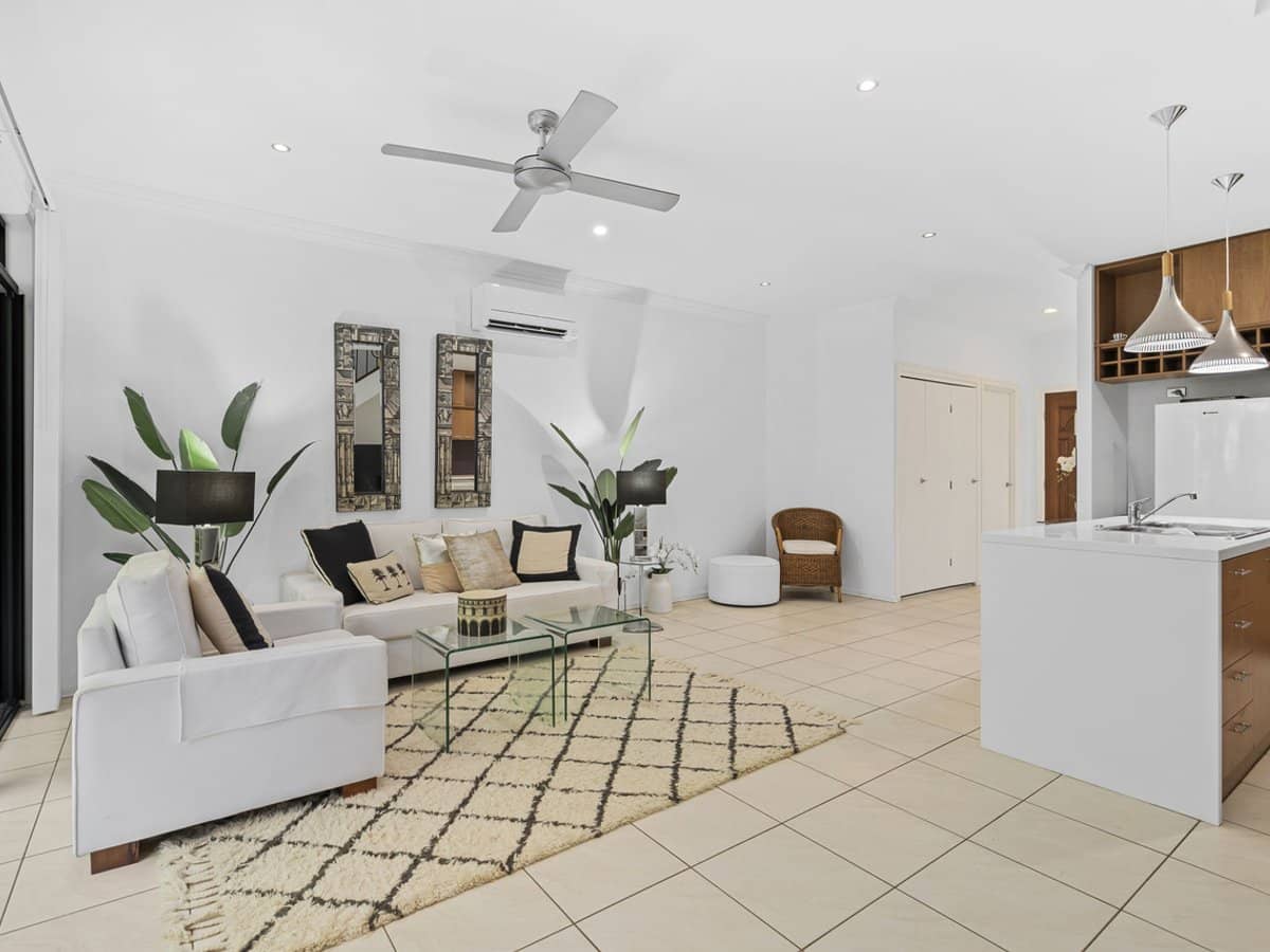 7 Elliott Street, Surfers Paradise - Thumbnail 2