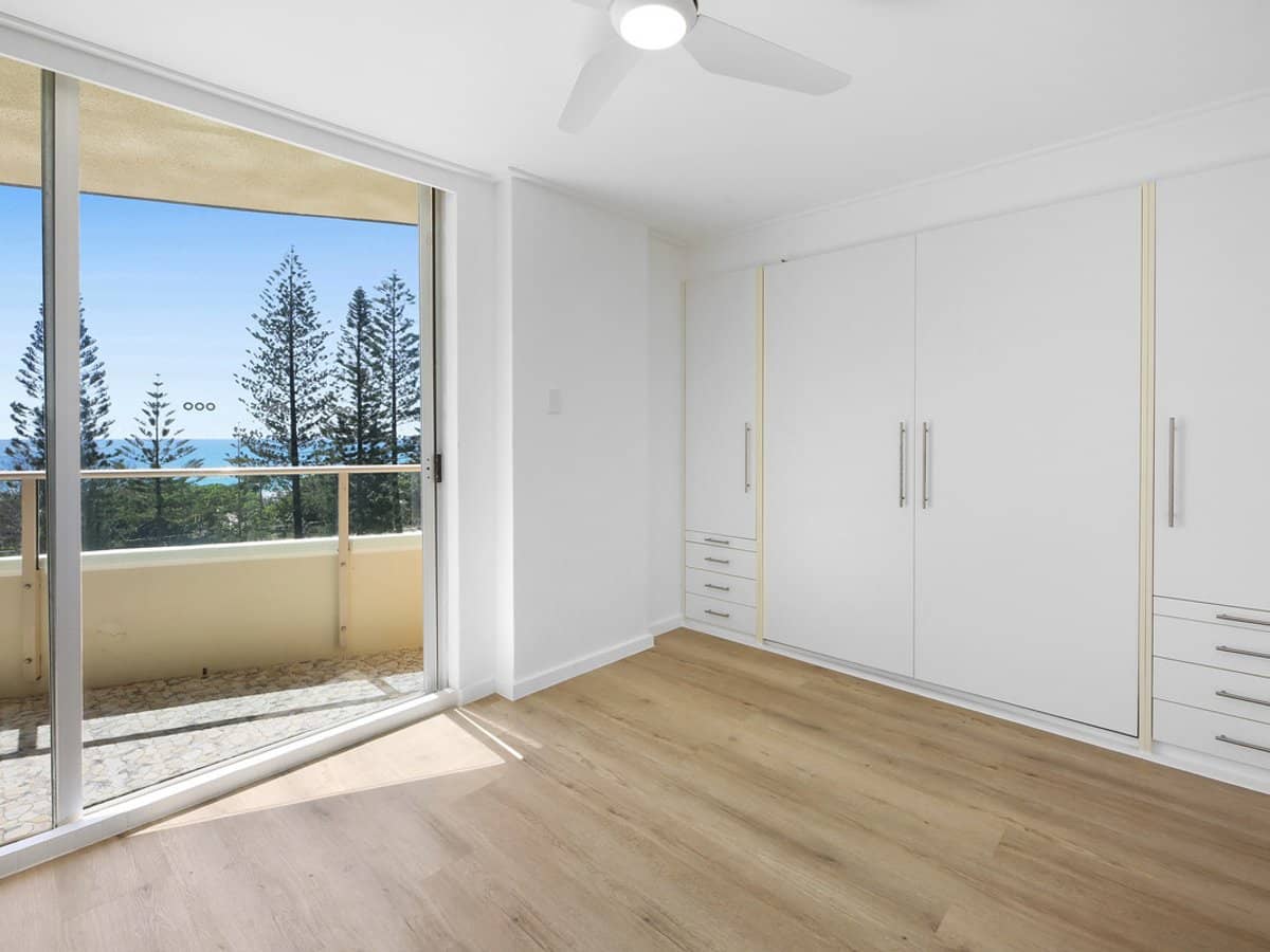 82 The Esplanade, Burleigh Heads - Thumbnail 11