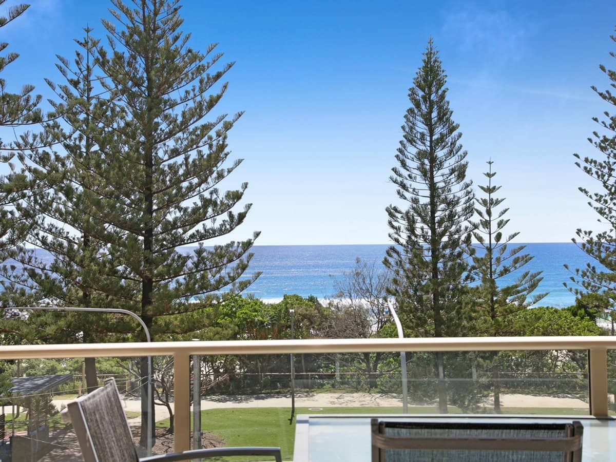 82 The Esplanade, Burleigh Heads - Thumbnail 14