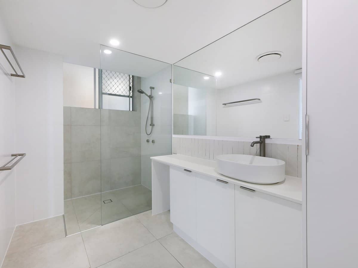 82 The Esplanade, Burleigh Heads - Thumbnail 19