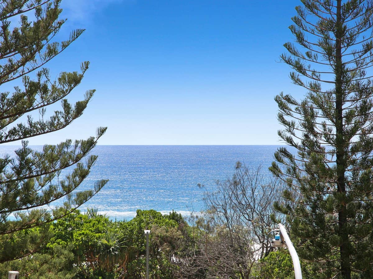82 The Esplanade, Burleigh Heads - Thumbnail 24
