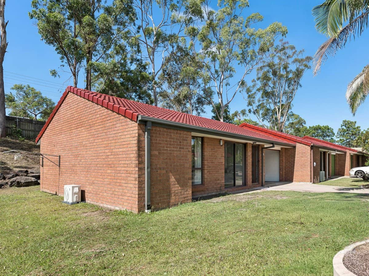 13 Galloway Drive, ASHMORE - Thumbnail 1