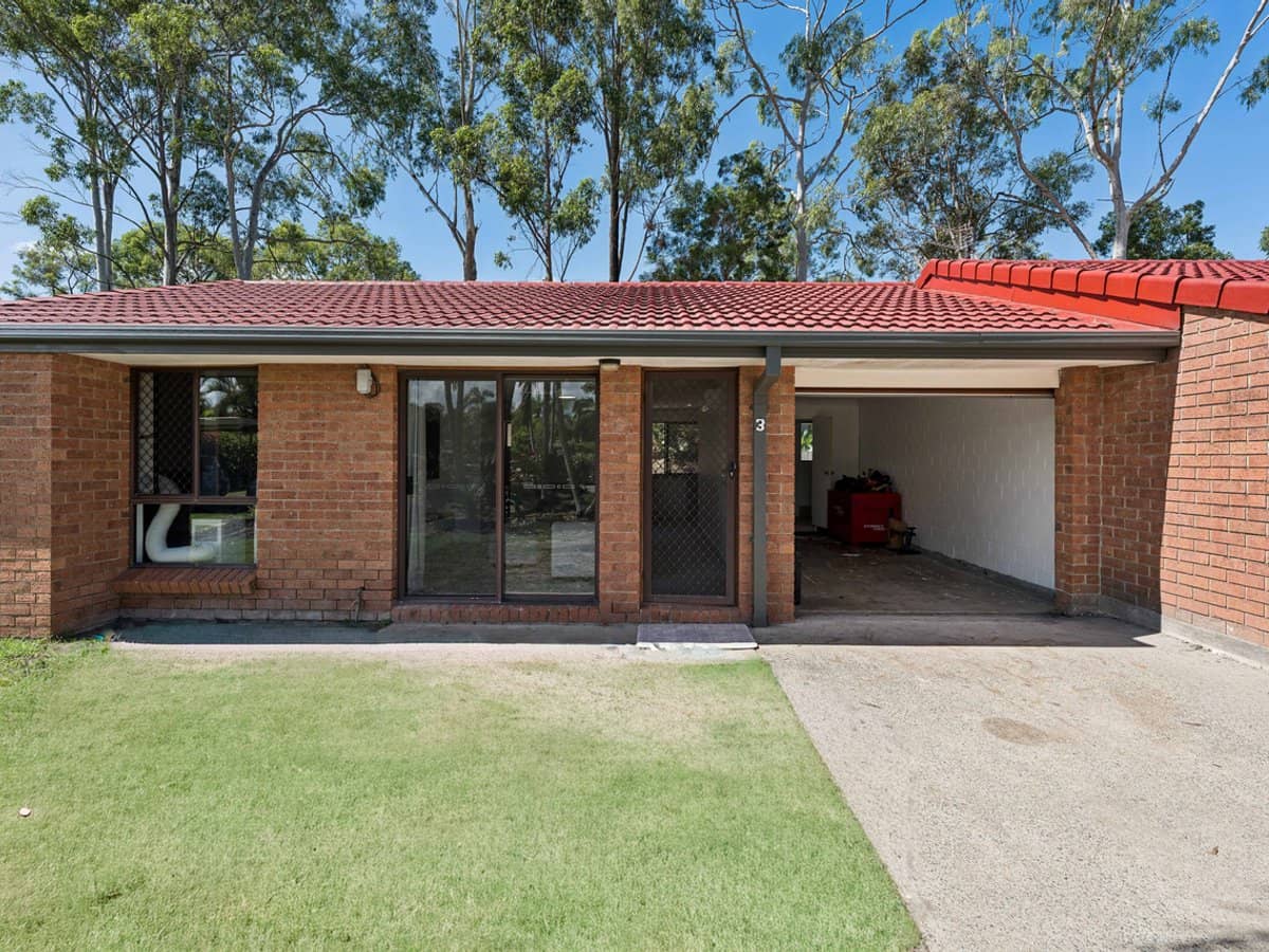 13 Galloway Drive, ASHMORE - Thumbnail 2