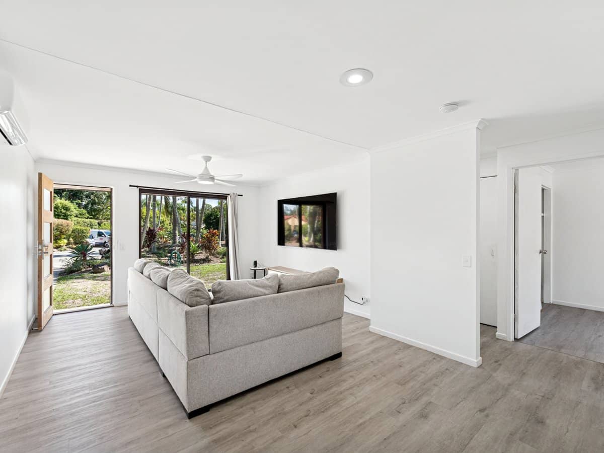 13 Galloway Drive, ASHMORE - Thumbnail 4