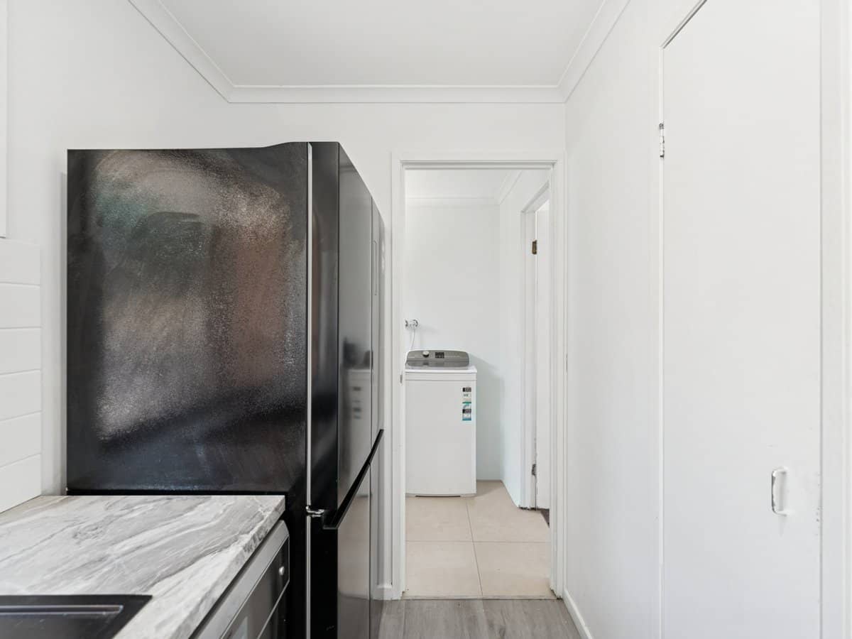 13 Galloway Drive, ASHMORE - Thumbnail 7