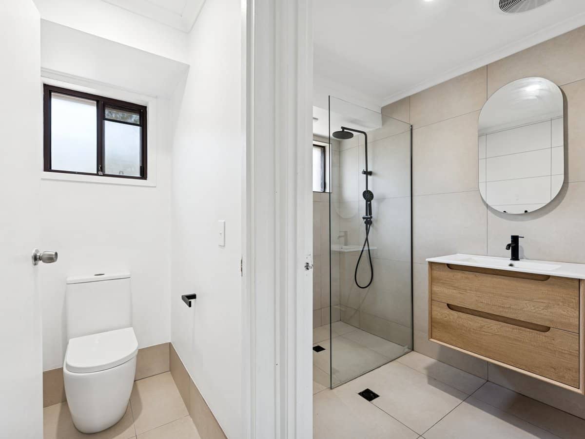 13 Galloway Drive, ASHMORE - Thumbnail 9