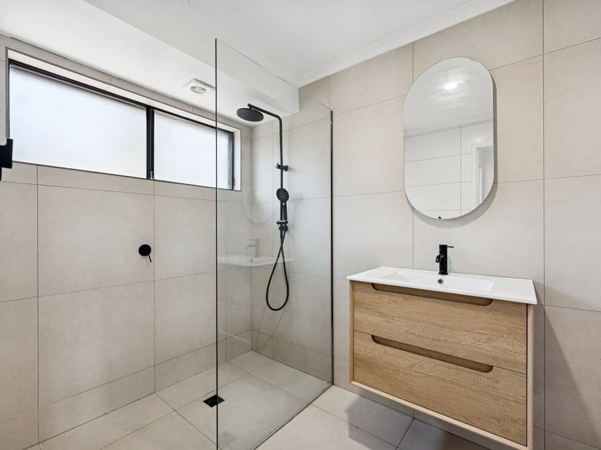 13 Galloway Drive, ASHMORE - Thumbnail 10