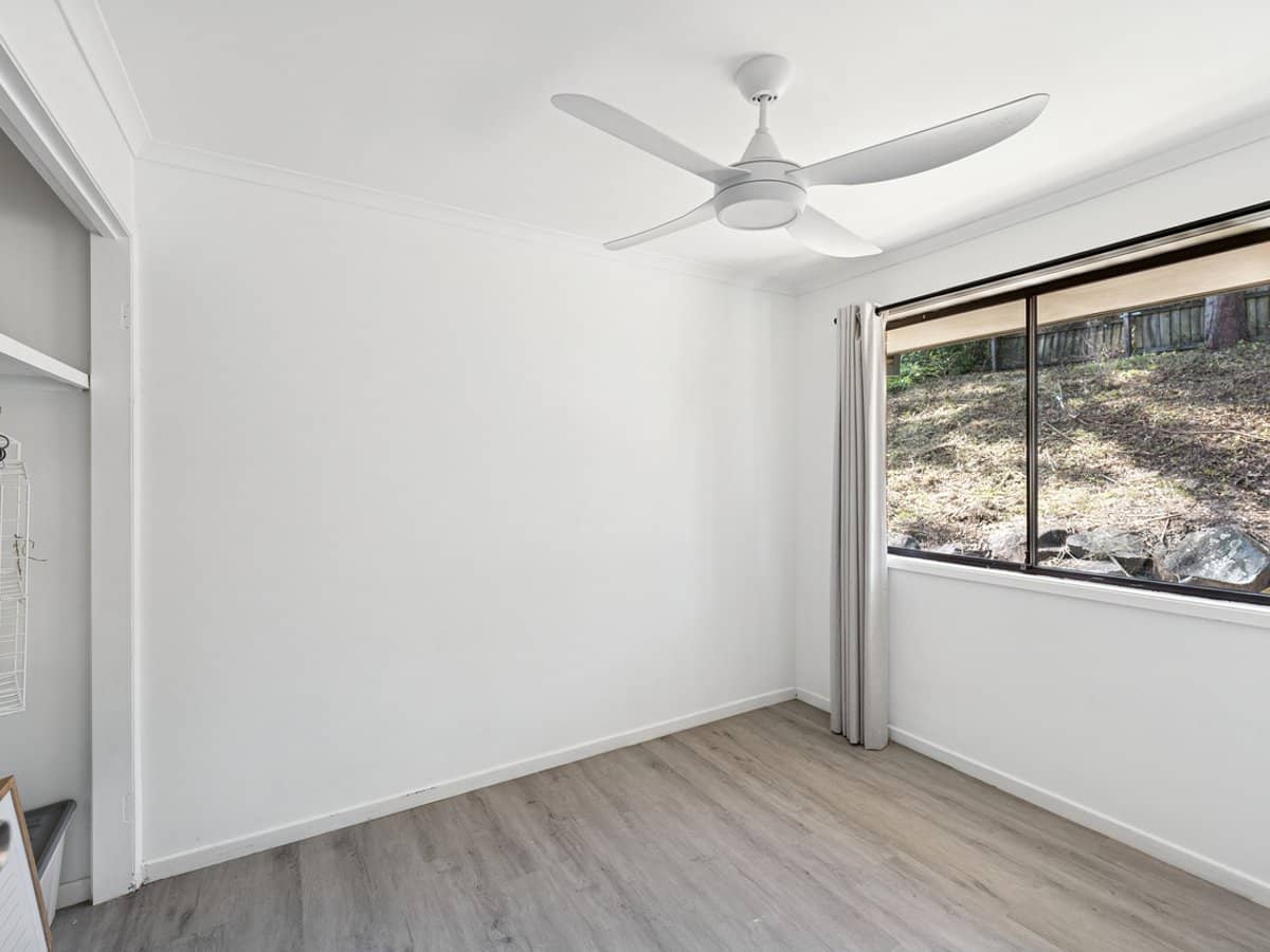 13 Galloway Drive, ASHMORE - Thumbnail 11