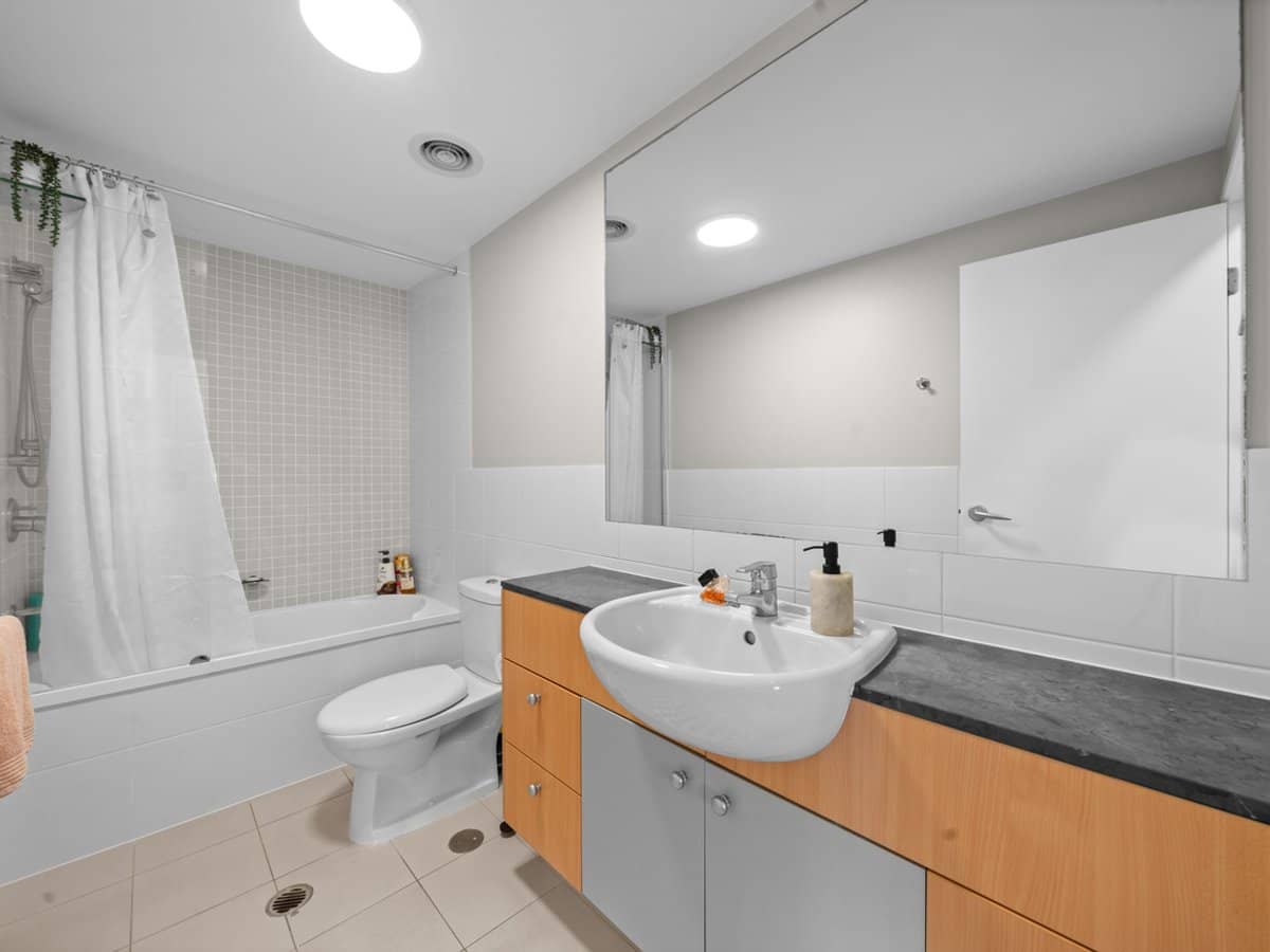 21 Cypress Avenue, Surfers Paradise - Thumbnail 9