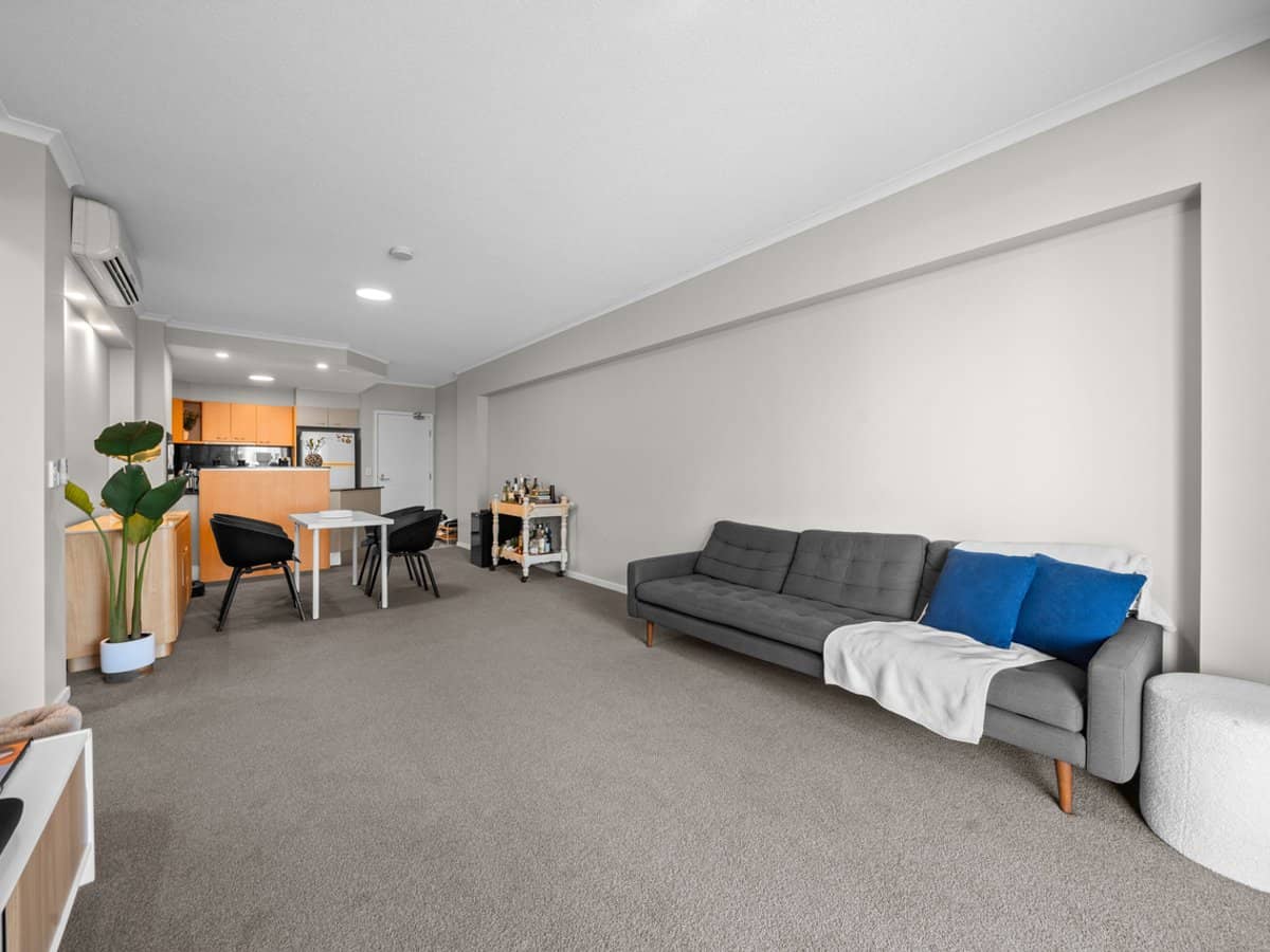 21 Cypress Avenue, Surfers Paradise - Thumbnail 15