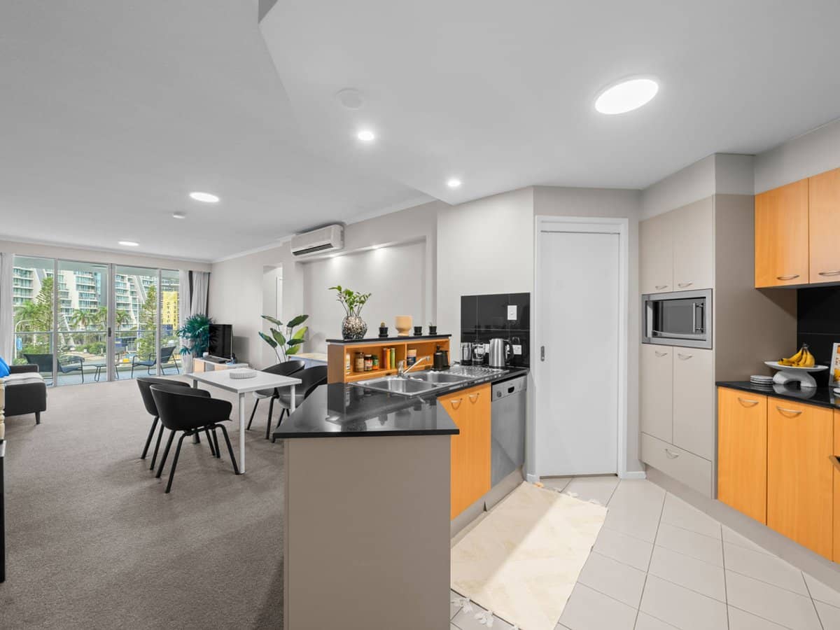 21 Cypress Avenue, Surfers Paradise - Thumbnail 16