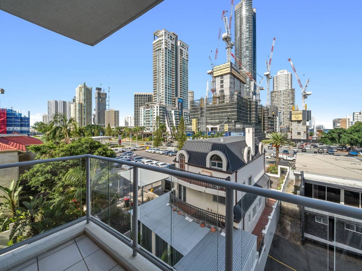 21 Cypress Avenue, Surfers Paradise - Thumbnail 18