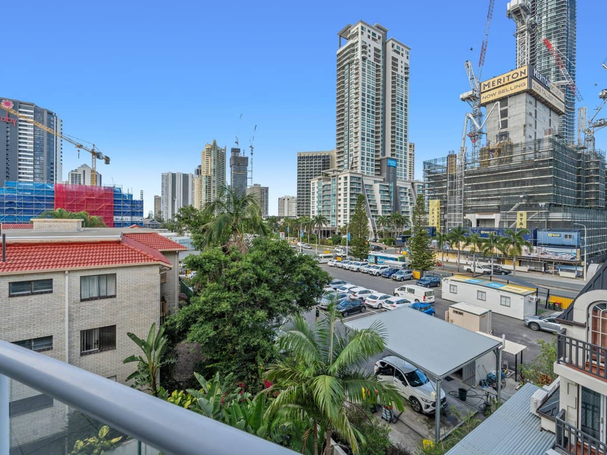 21 Cypress Avenue, Surfers Paradise - Thumbnail 19