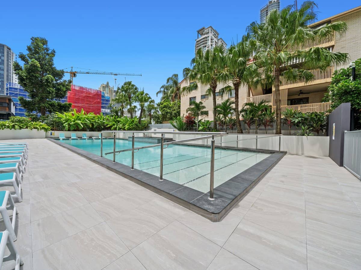 21 Cypress Avenue, Surfers Paradise - Thumbnail 24