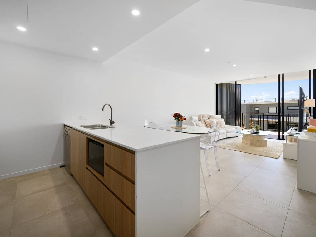 10 Sickle Avenue, HOPE ISLAND - Thumbnail 5