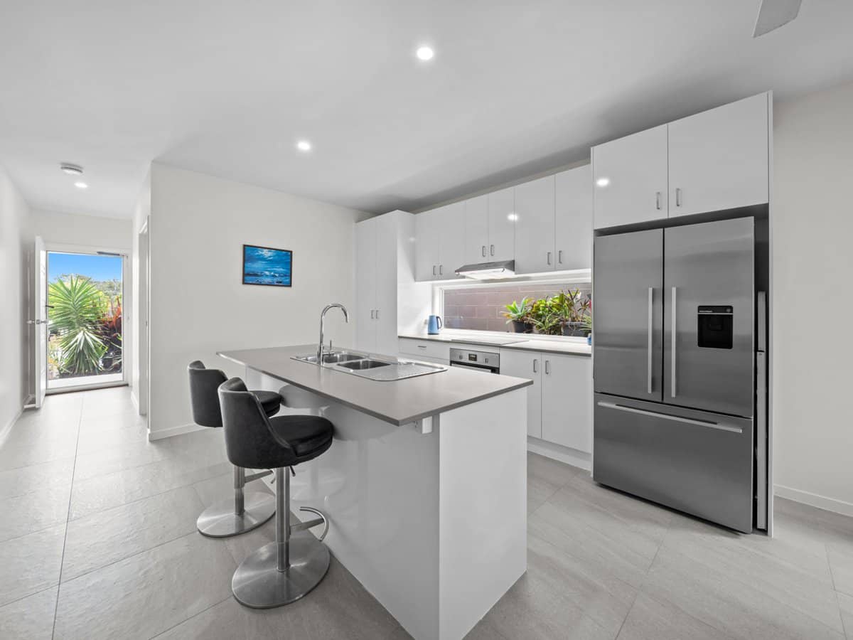 36 Parkland Circuit, PIMPAMA - Thumbnail 1