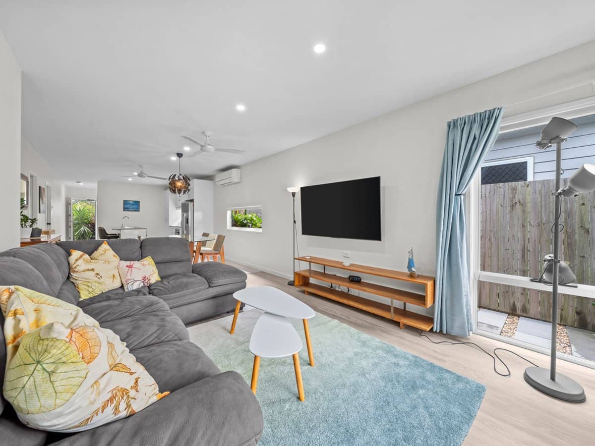 36 Parkland Circuit, PIMPAMA - Thumbnail 4