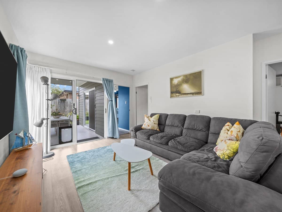 36 Parkland Circuit, PIMPAMA - Thumbnail 5