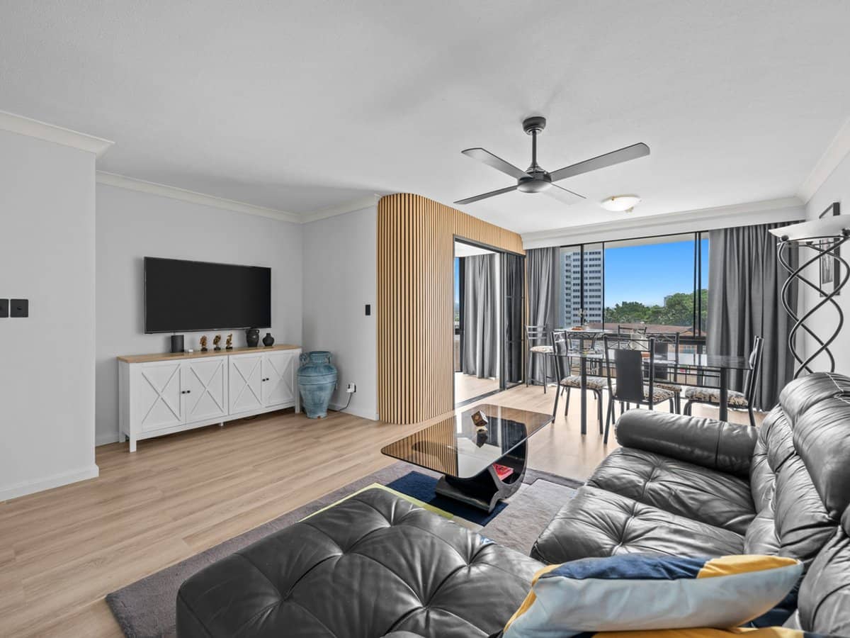 70 Remembrance Drive, SURFERS PARADISE - Thumbnail 1