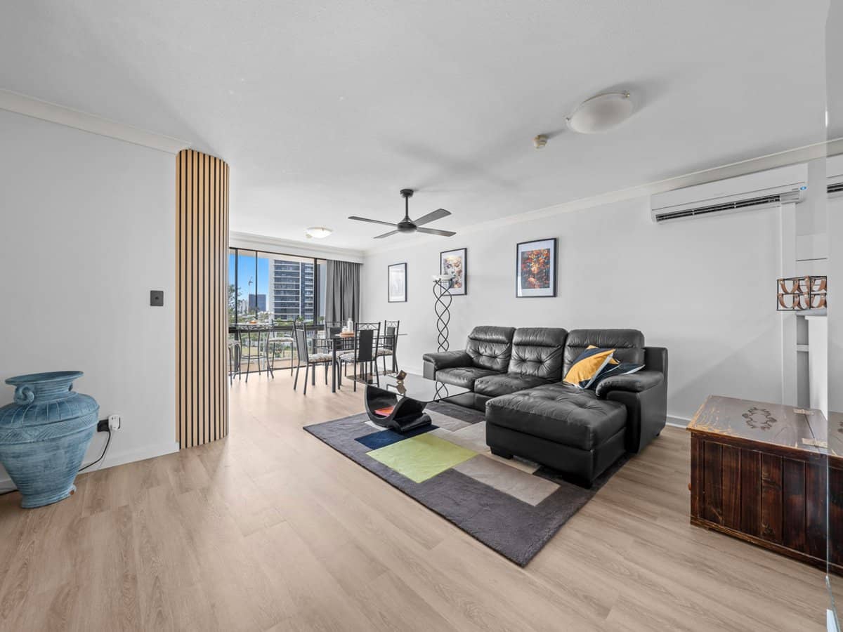 70 Remembrance Drive, SURFERS PARADISE - Thumbnail 4