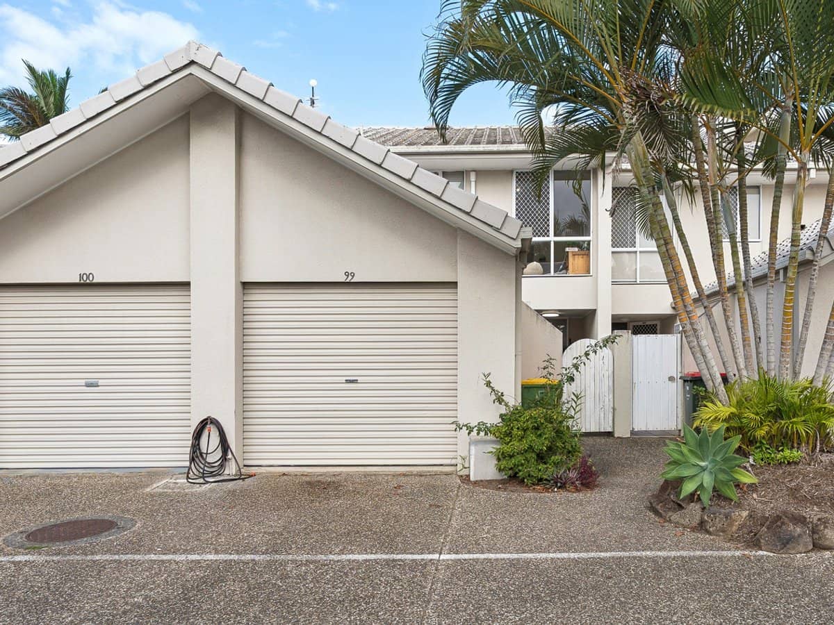 300 Cottesloe Drive, MERMAID WATERS - Thumbnail 2