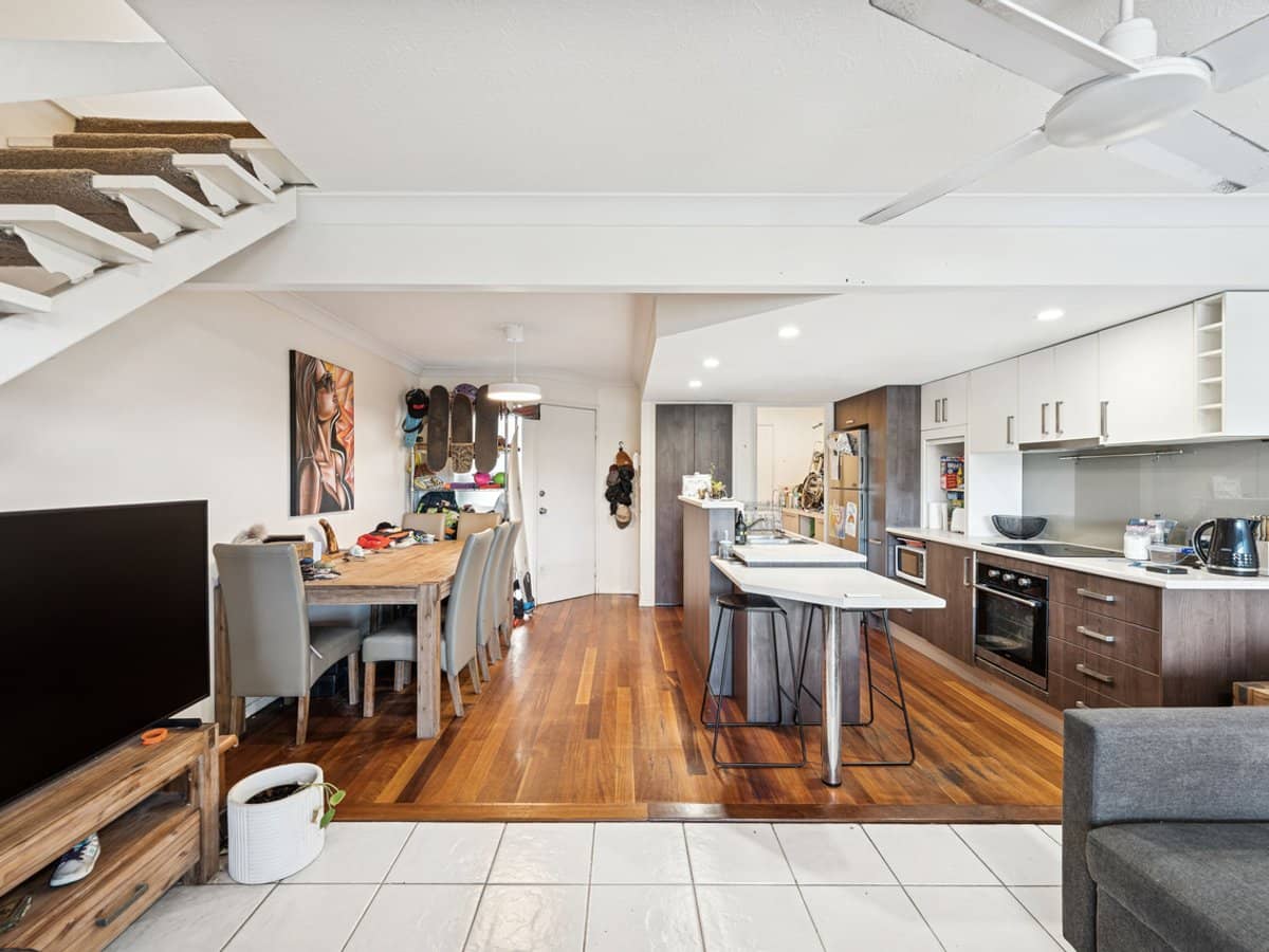 300 Cottesloe Drive, MERMAID WATERS - Thumbnail 6