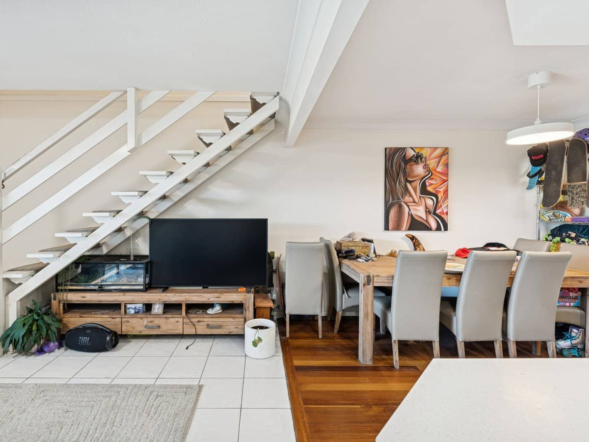 300 Cottesloe Drive, MERMAID WATERS - Thumbnail 7