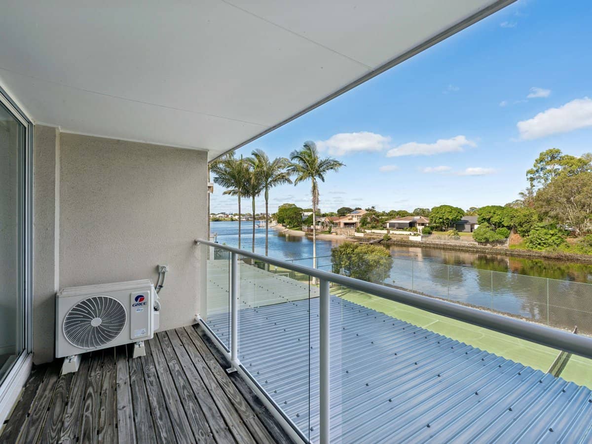 300 Cottesloe Drive, MERMAID WATERS - Thumbnail 13