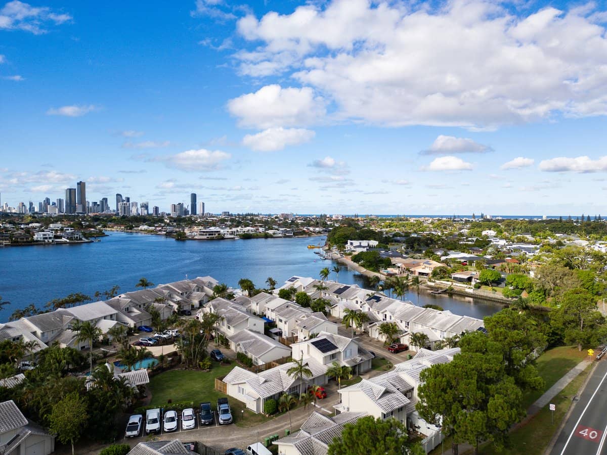 300 Cottesloe Drive, MERMAID WATERS - Thumbnail 20