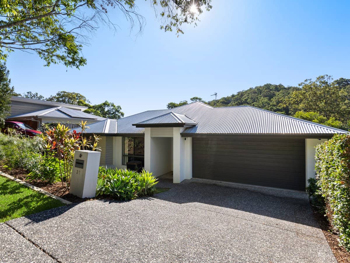 31 Castlereagh Close, PACIFIC PINES - Thumbnail 2