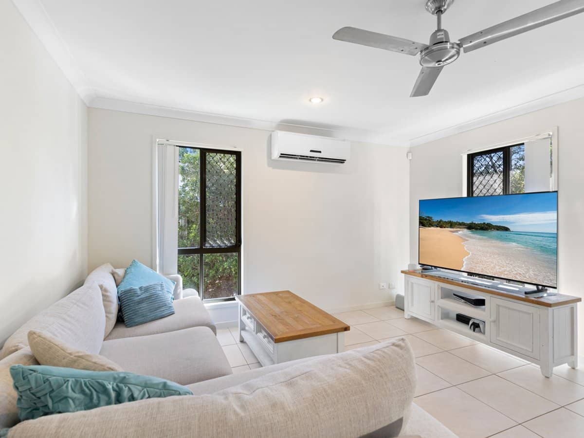 31 Castlereagh Close, PACIFIC PINES - Thumbnail 8