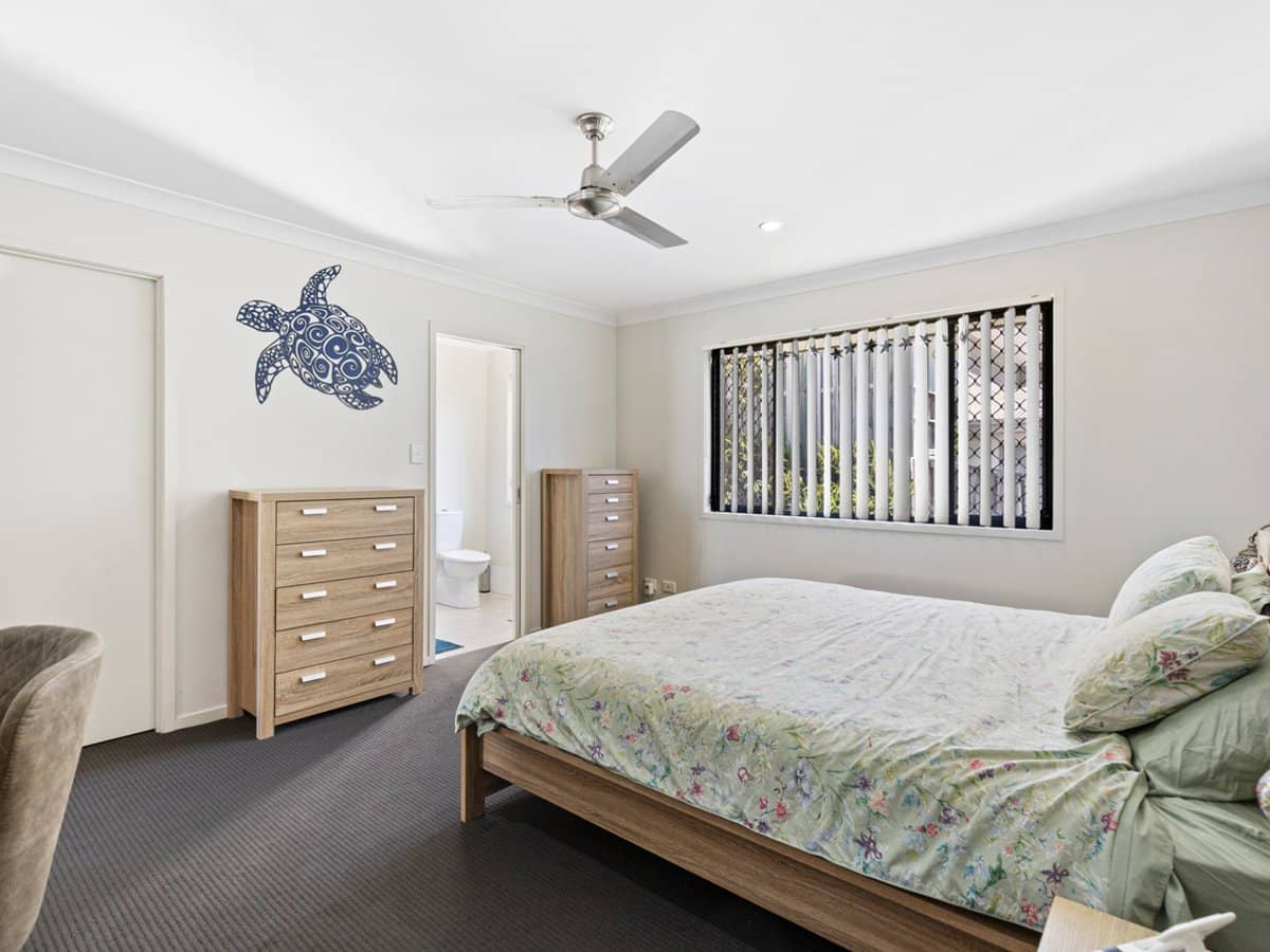 31 Castlereagh Close, PACIFIC PINES - Thumbnail 11