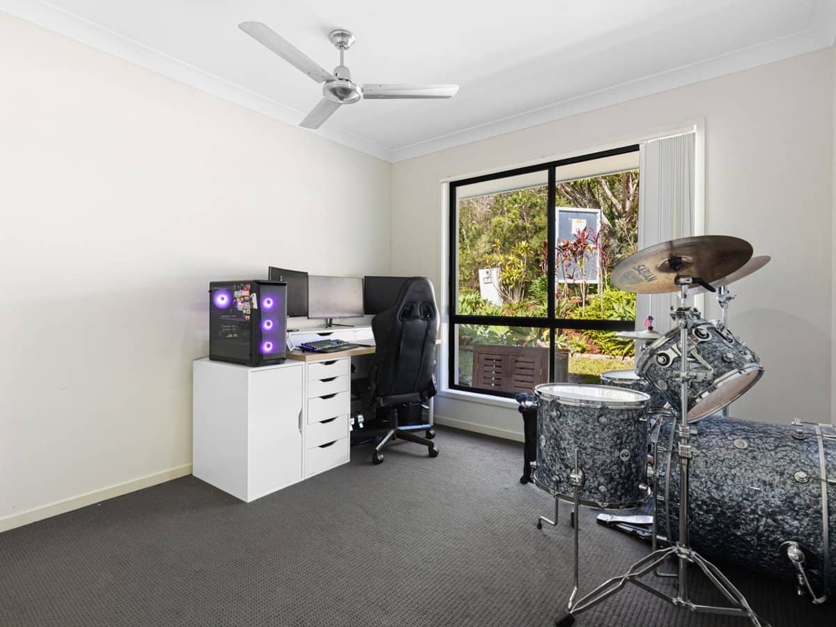 31 Castlereagh Close, PACIFIC PINES - Thumbnail 14