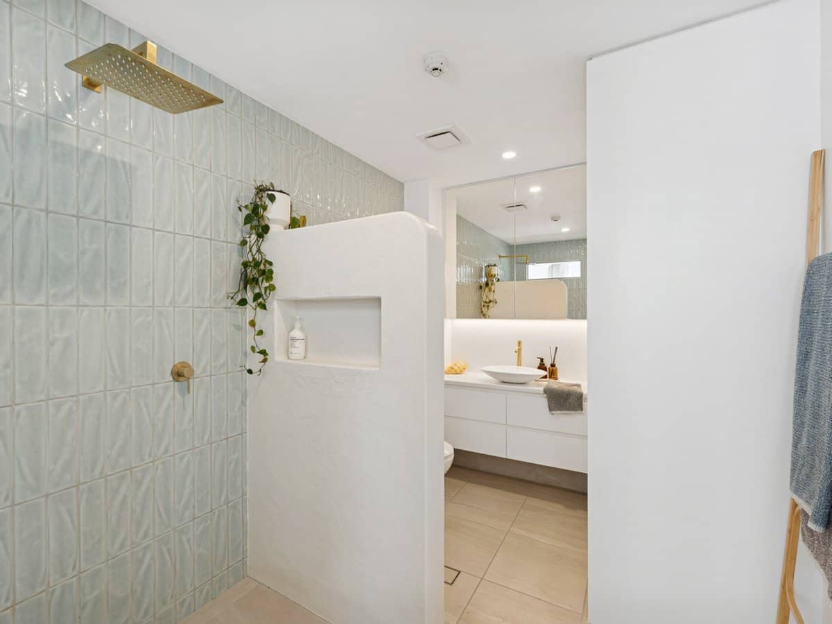 210 Surf Parade, SURFERS PARADISE - Thumbnail 6