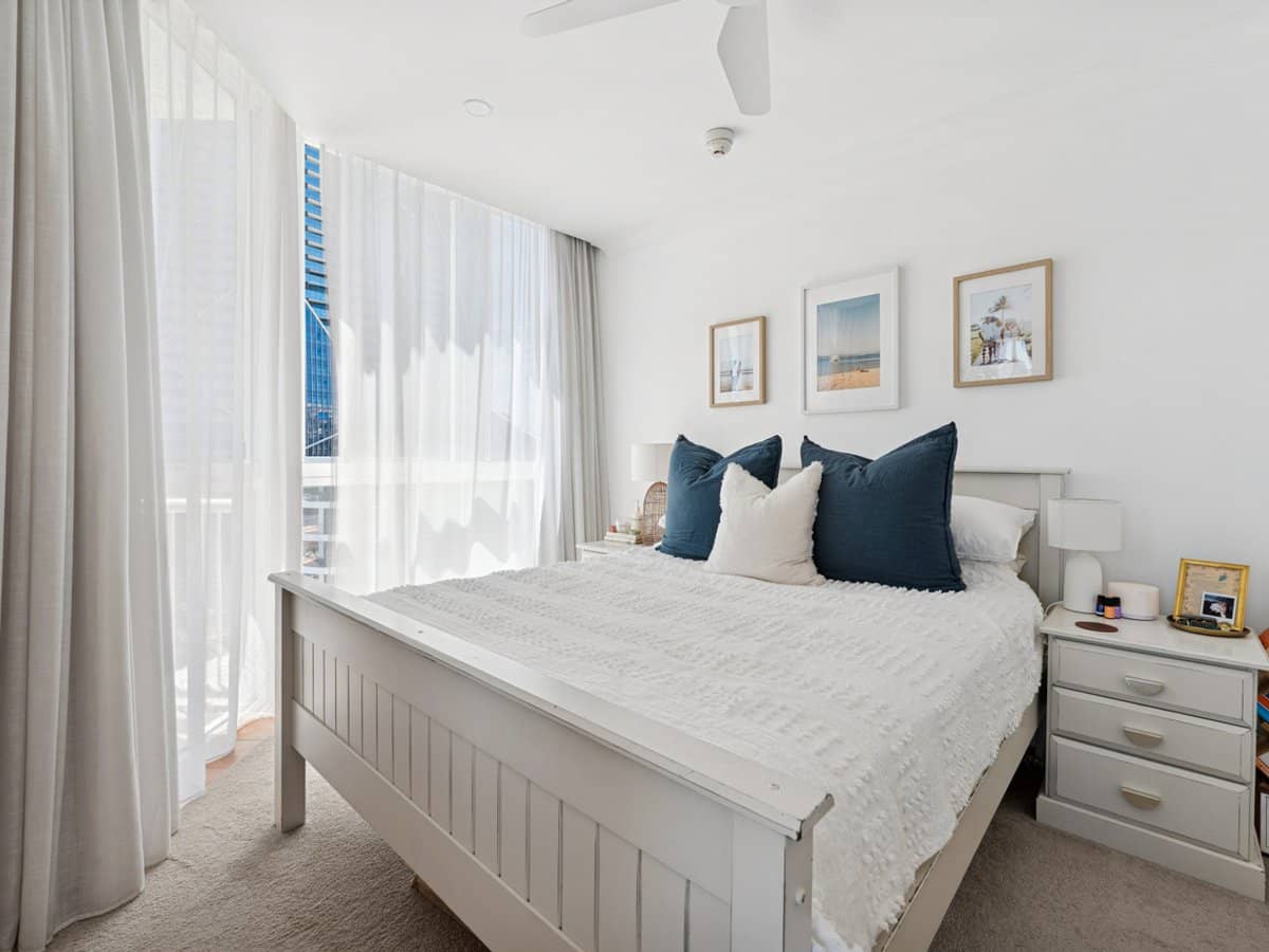 210 Surf Parade, SURFERS PARADISE - Thumbnail 8