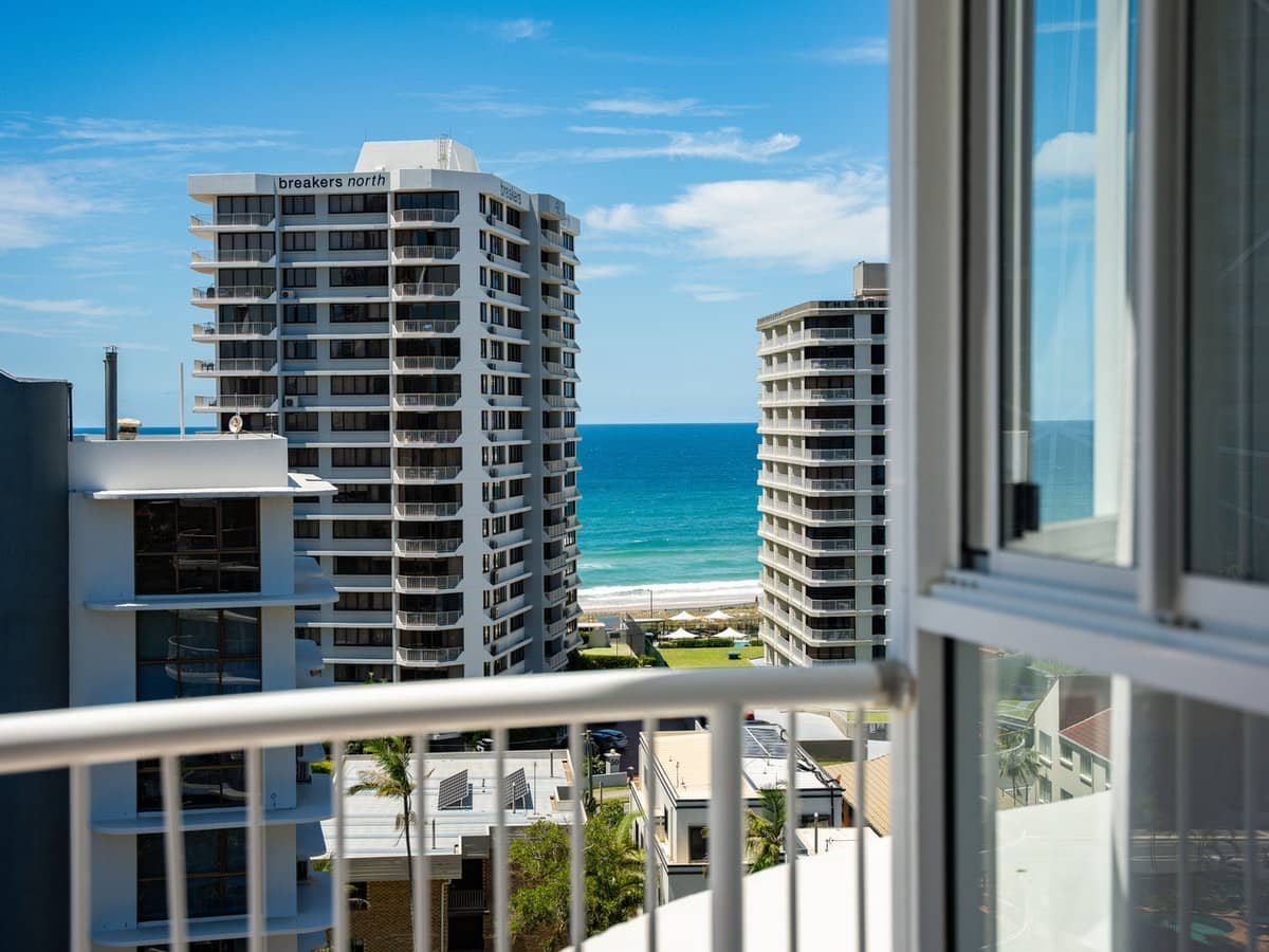 210 Surf Parade, SURFERS PARADISE - Thumbnail 9