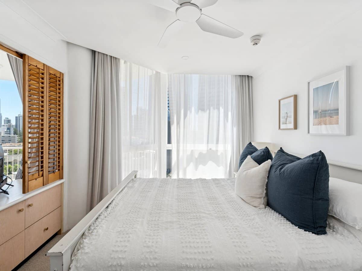 210 Surf Parade, SURFERS PARADISE - Thumbnail 17