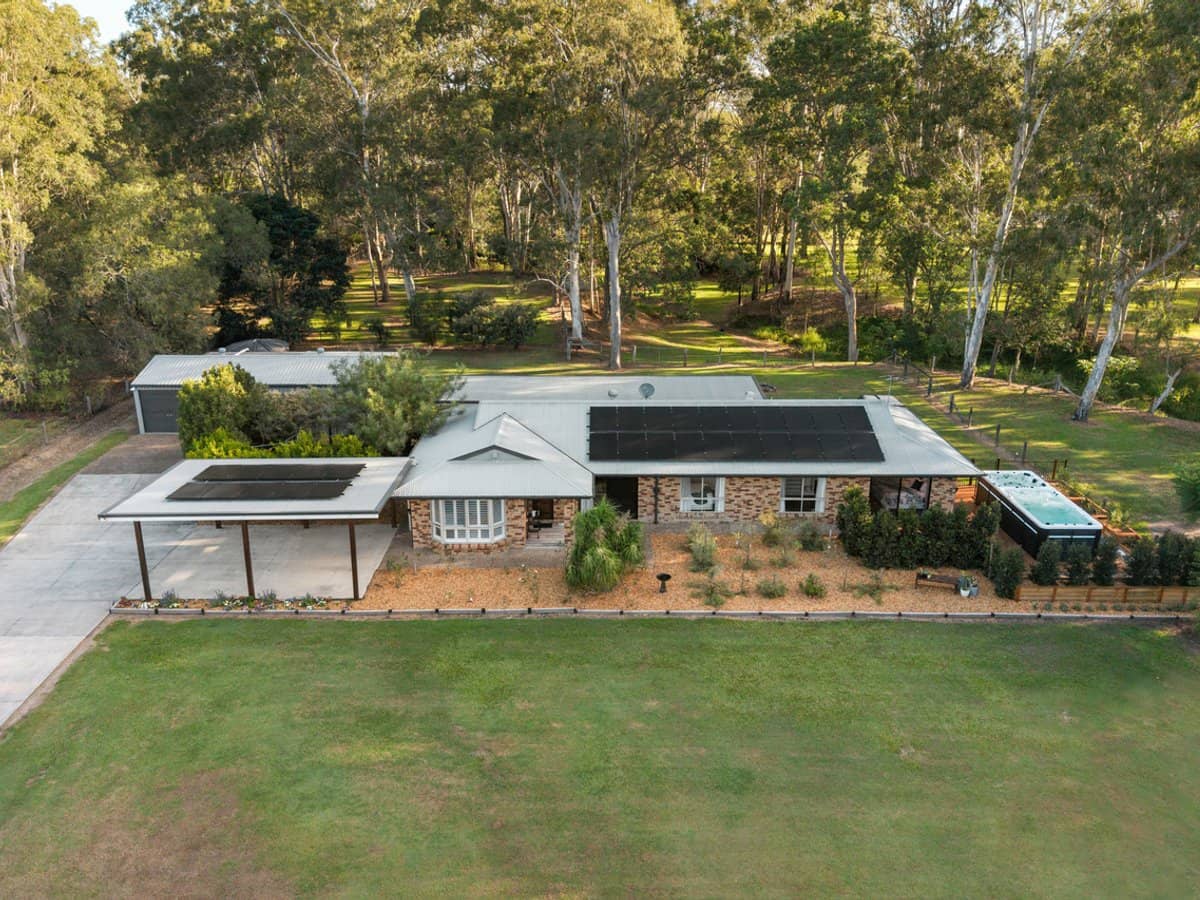 15-29 Camel Court, LOGAN VILLAGE - Thumbnail 1