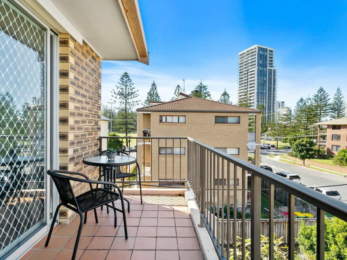 3 Rosewood Avenue, BROADBEACH - Thumbnail 8