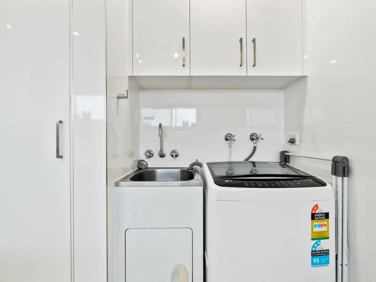 3 Rosewood Avenue, BROADBEACH - Thumbnail 15