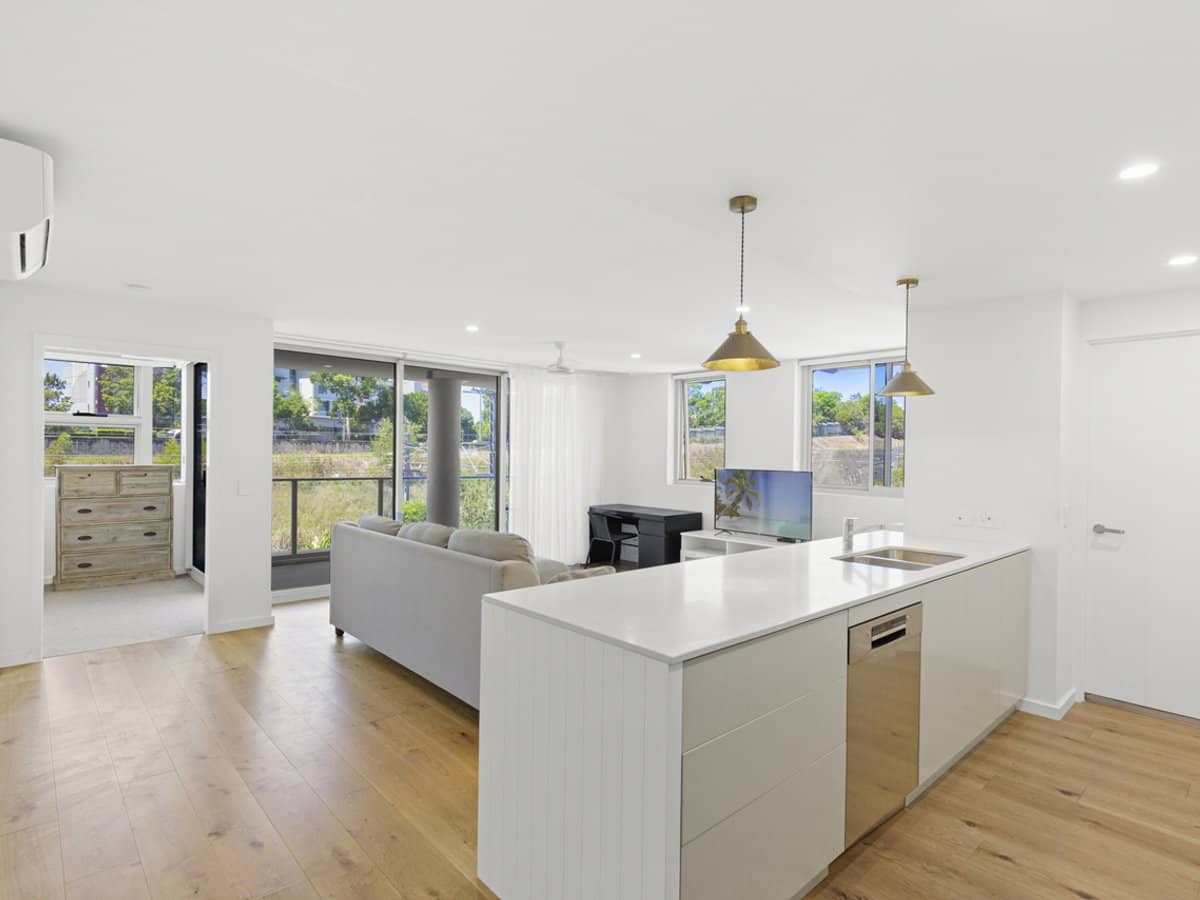 4212/61 Investigator Drive, ROBINA - Thumbnail 1