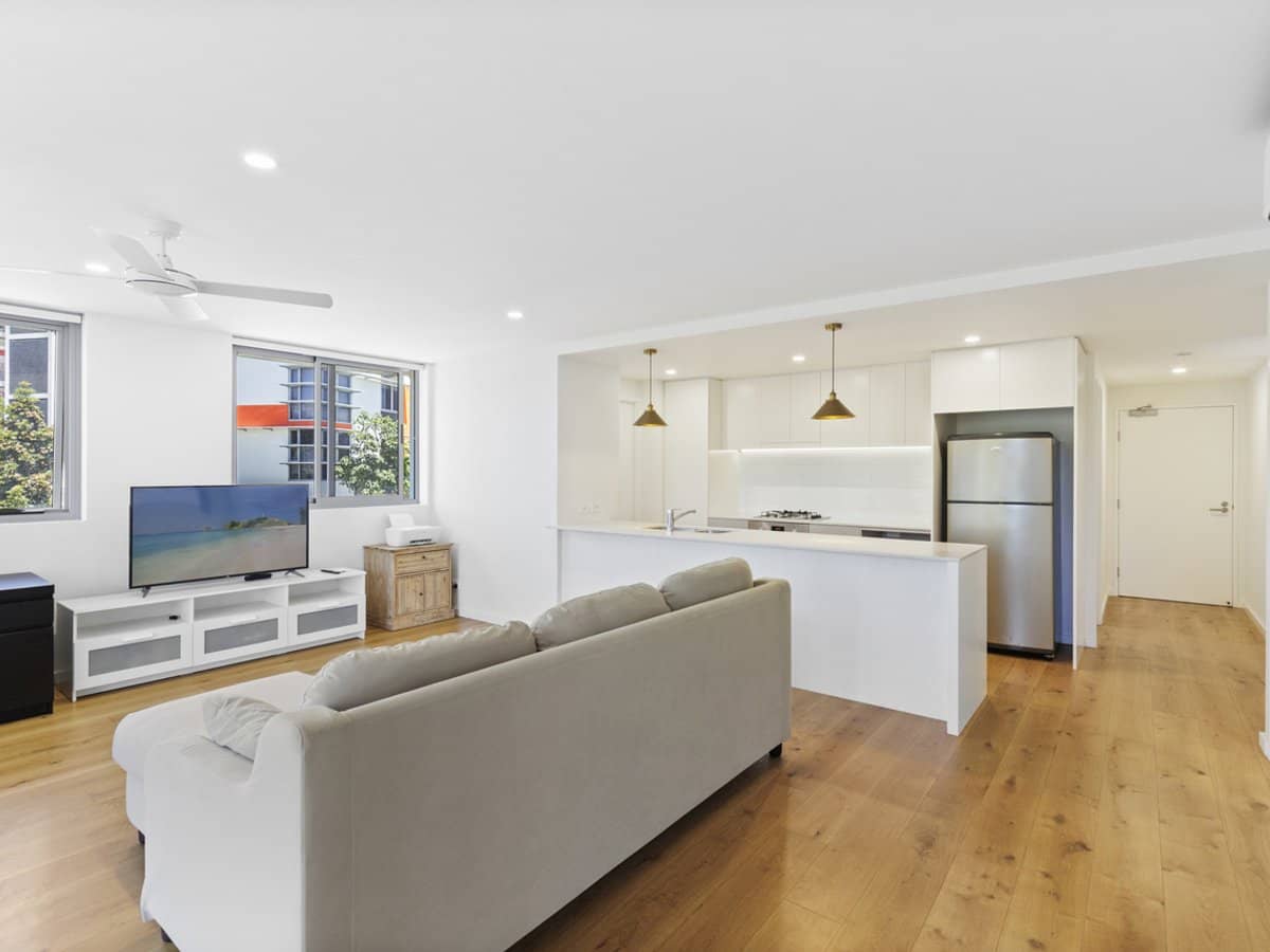 4212/61 Investigator Drive, ROBINA - Thumbnail 2