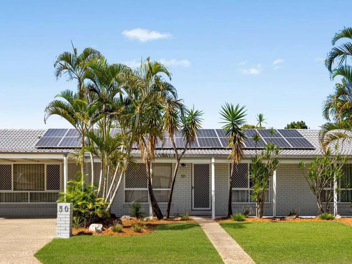 50 Robert Stanley Drive, MOUNT WARREN PARK - Thumbnail 3