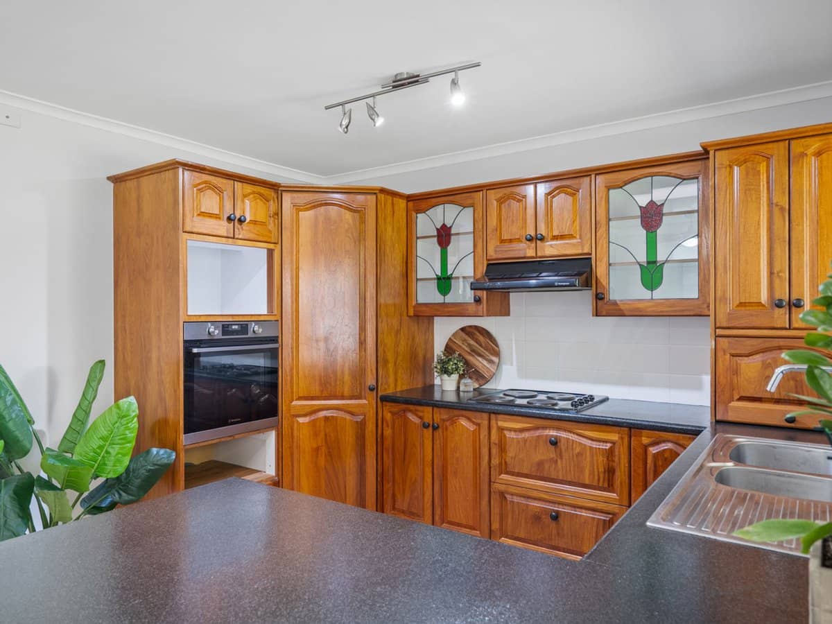 50 Robert Stanley Drive, MOUNT WARREN PARK - Thumbnail 11