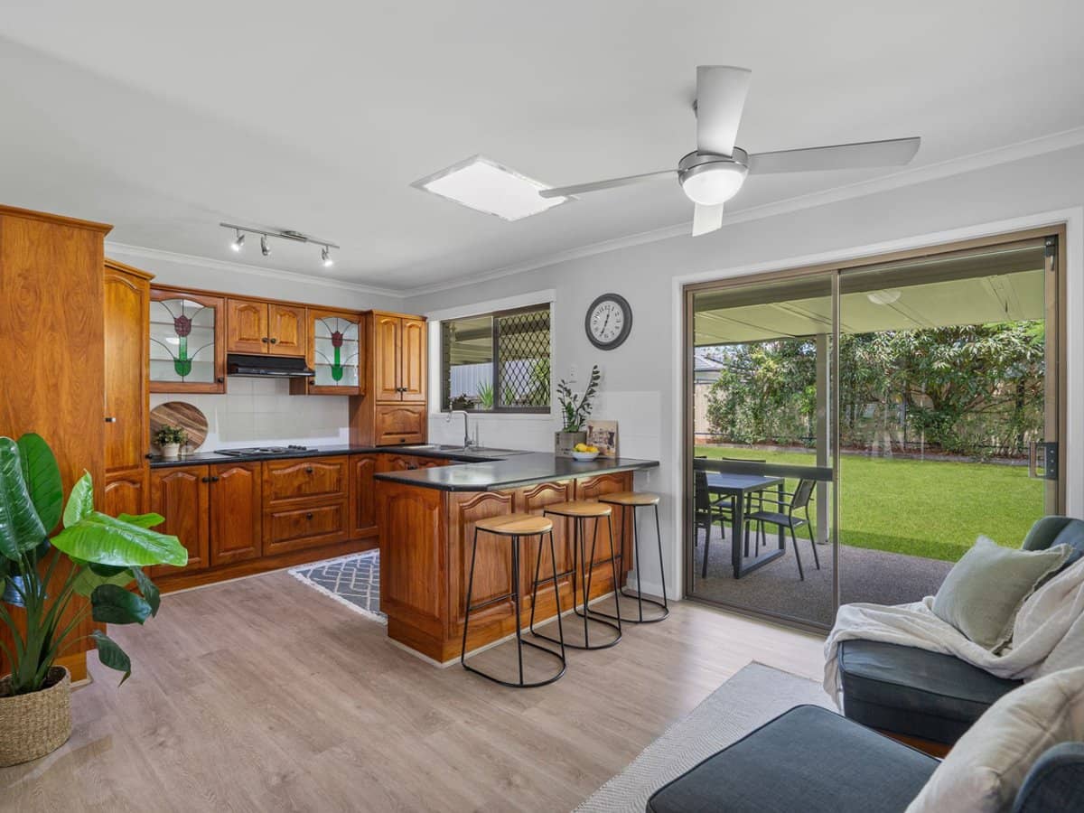 50 Robert Stanley Drive, MOUNT WARREN PARK - Thumbnail 12