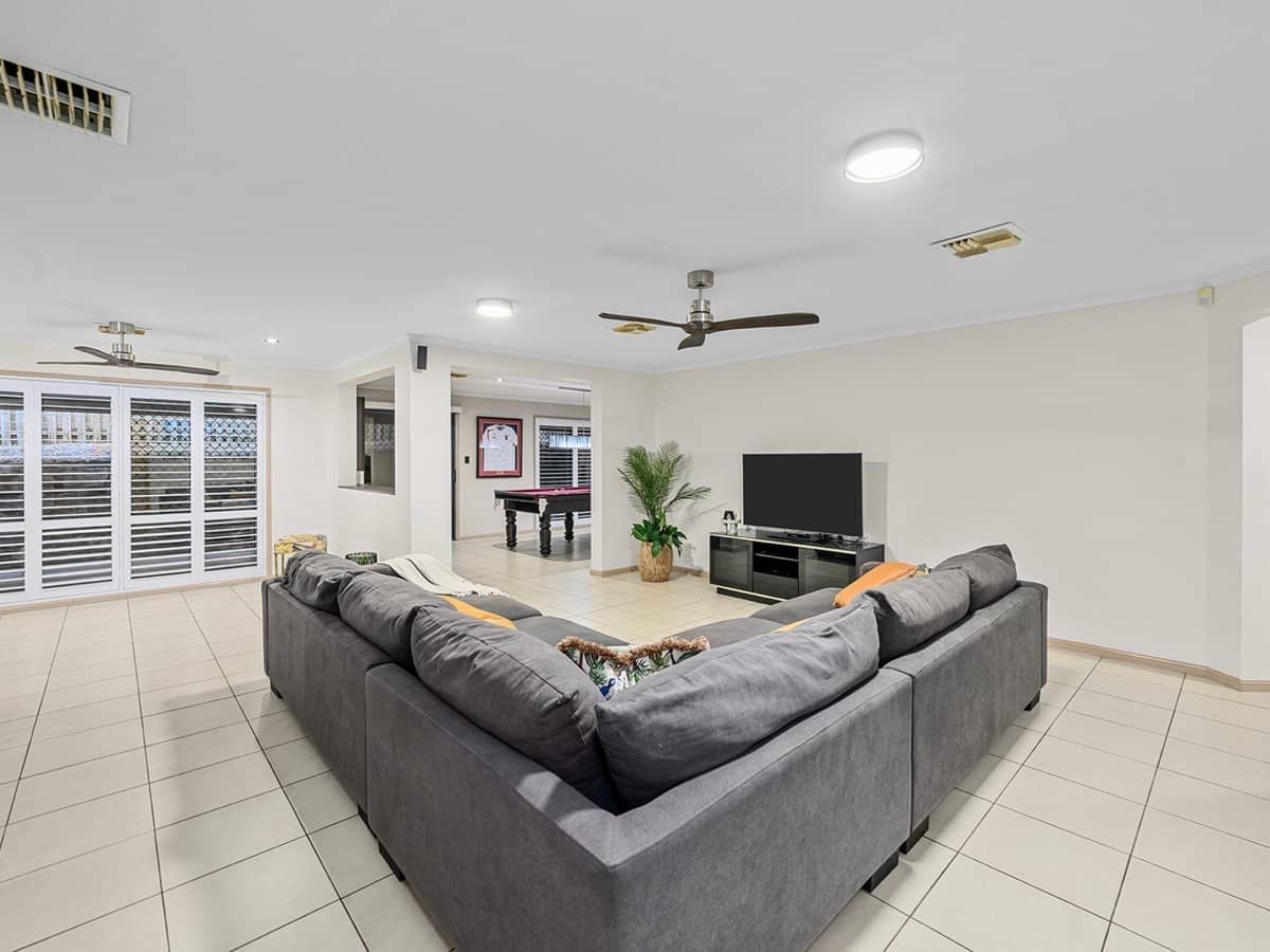 10 Govett Street, PACIFIC PINES - Thumbnail 8