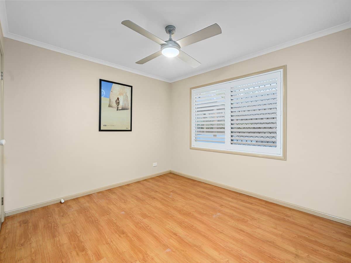 10 Govett Street, PACIFIC PINES - Thumbnail 16